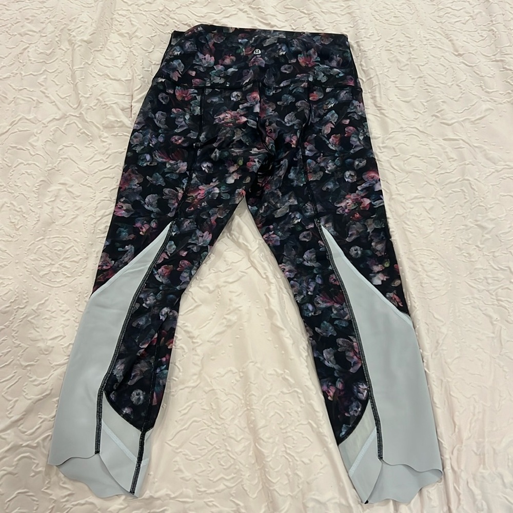 Lululemon Size 8 Cropped